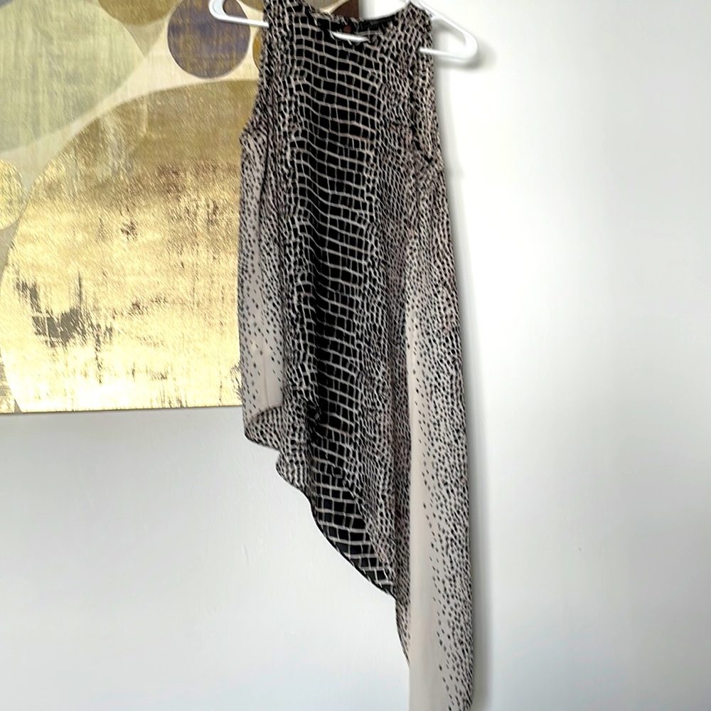 BCBGMAXAZRIA top